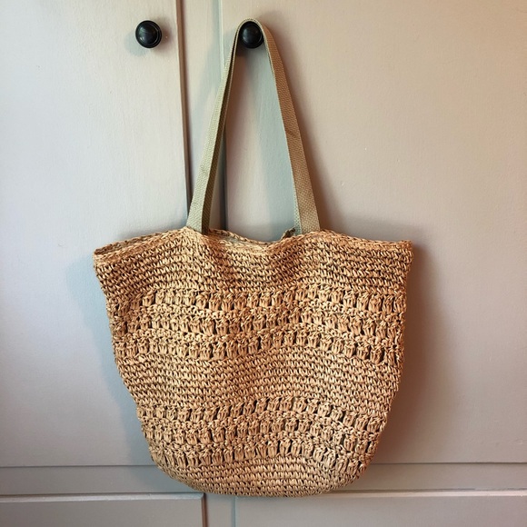packable straw tote